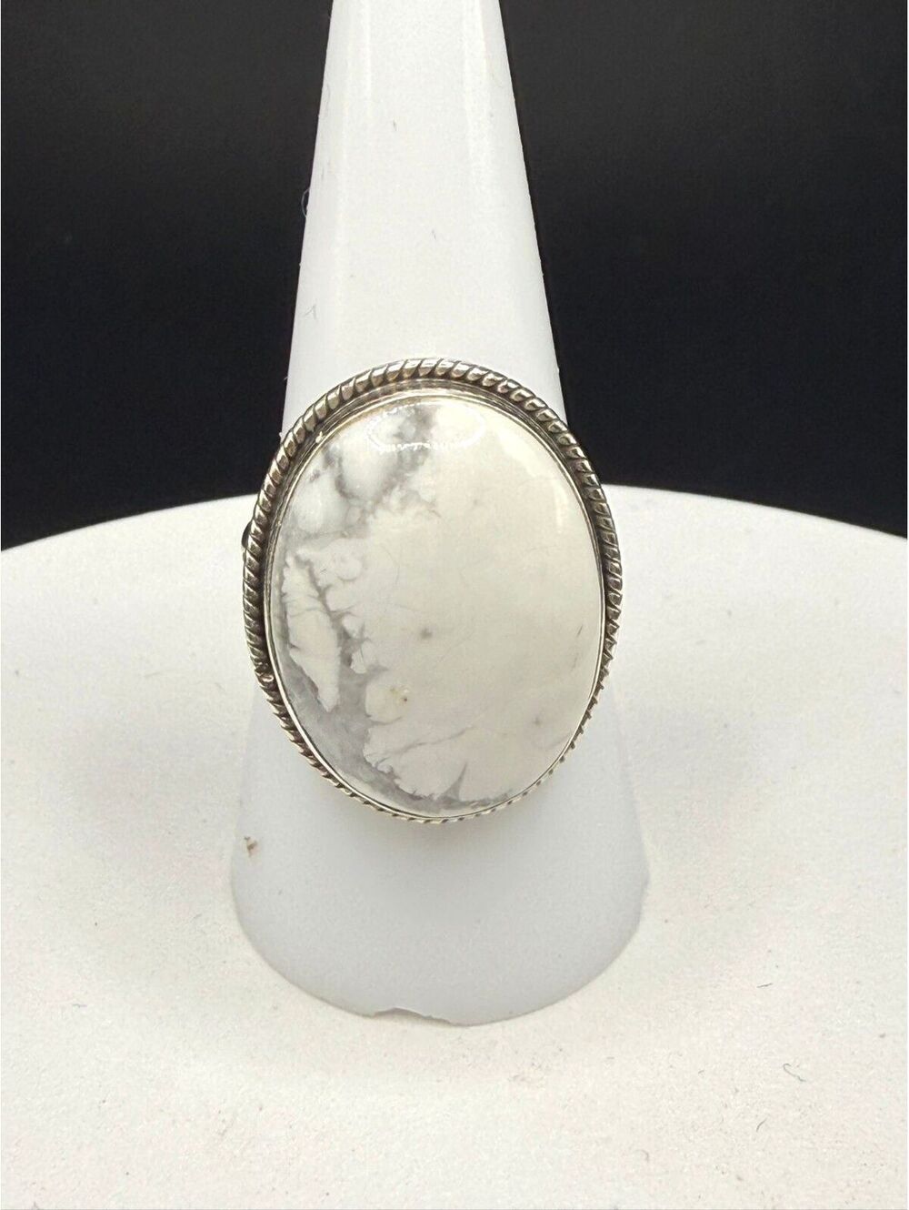 Round Howlite Sterling Silver 925 Ring - Size 7